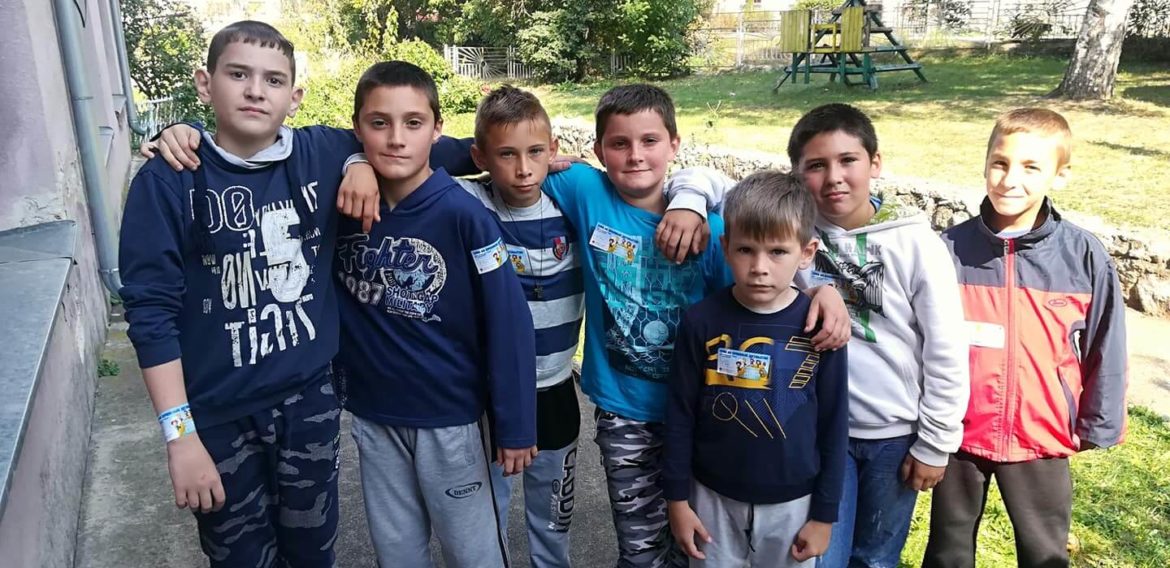 Трка за срећније детињство